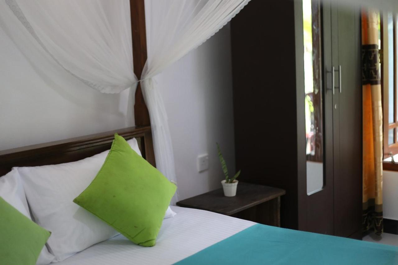 מיריסה Bakery Family Guest House חדר תמונה